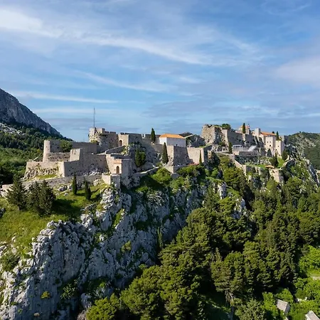 Fortress, Private Pool, Game Room, Sea Views * Klis