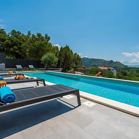 빌라 New Fortress, Private Pool, Game Room, Sea Views *