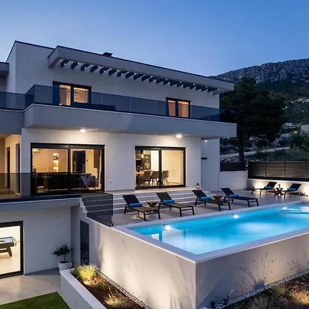 Fortress, Private Pool, Game Room, Sea Views * Klis