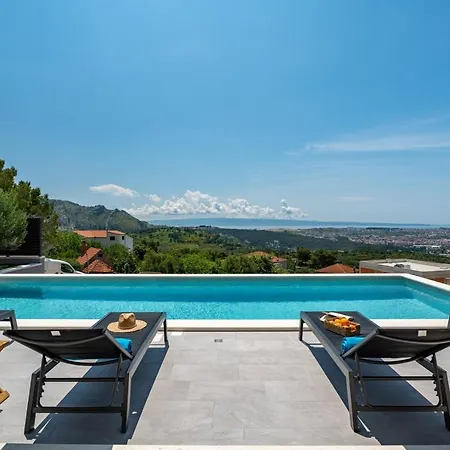 Fortress, Private Pool, Game Room, Sea Views Vila *