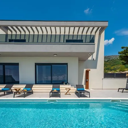 Fortress, Private Pool, Game Room, Sea Views * Klis