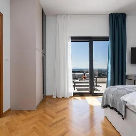 Vila Fortress, Private Pool, Game Room, Sea Views Klis