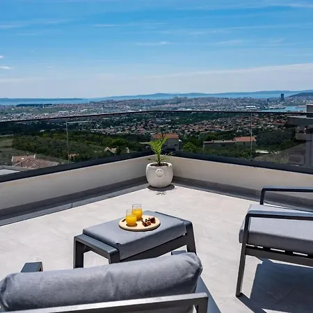 Vila Fortress, Private Pool, Game Room, Sea Views Klis