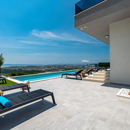 Fortress, Private Pool, Game Room, Sea Views Vila